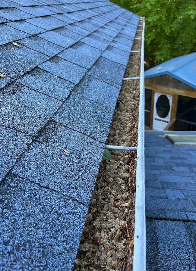 Gutter Cleaning Service near me Waldorf MD 13
